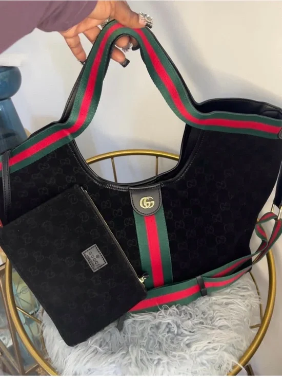 Source Unknown Black Women's Tote with Green and Red Stripe - Picture 1 of 4